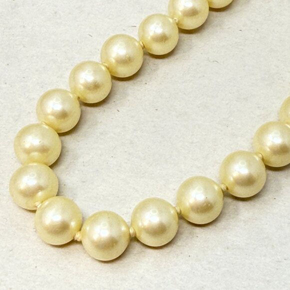 Vintage Long Imitation Pearl Necklace‎ Ornate Clasp Marked Japan Retro Classic - Picture 10 of 15